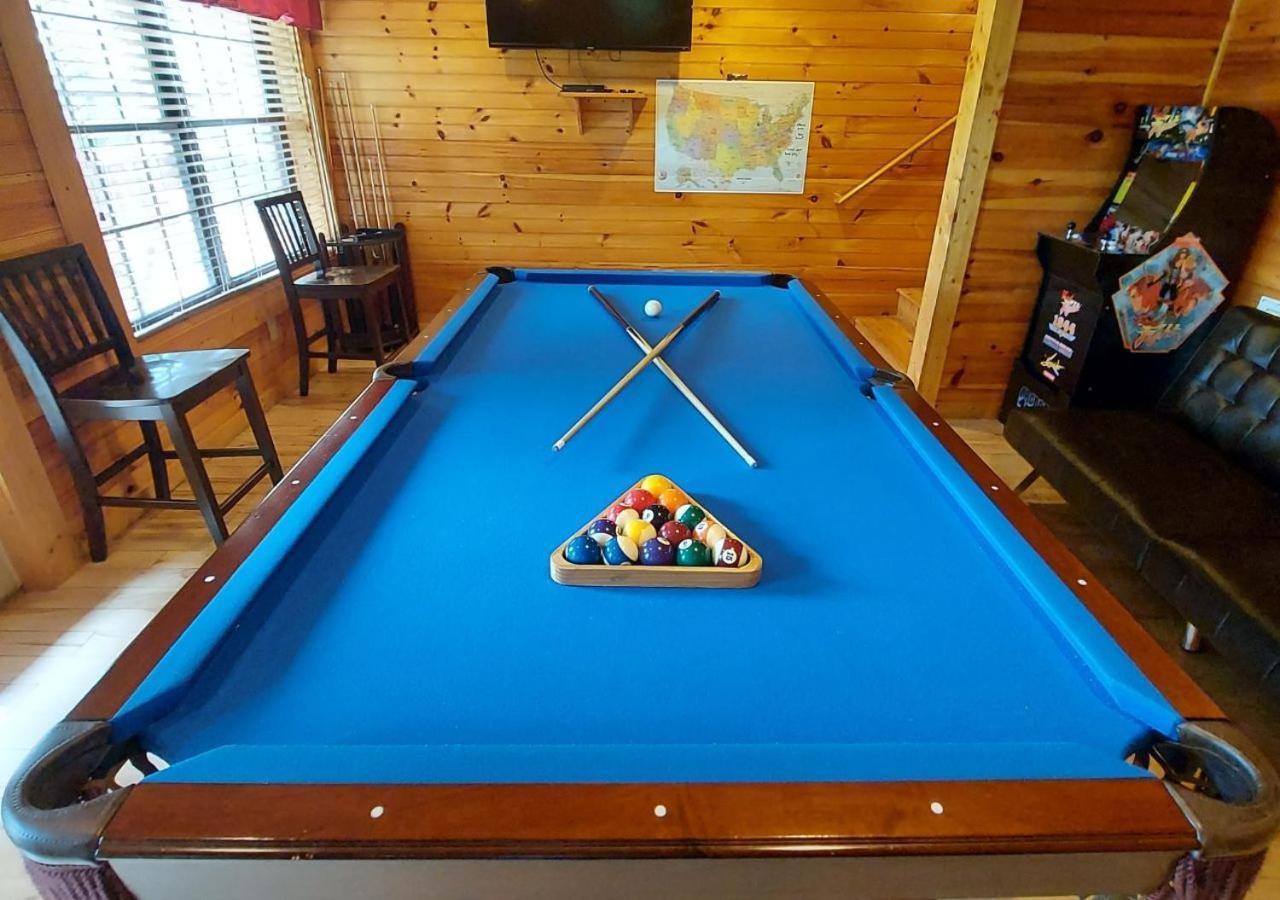 Fabulous Pet-Friendly, Family Cabin With Outdoor Kitchen, Hot Tub, Sauna, Fireplace, Theater Room, Arcade, Pool Table, And Fire Pit Within Minuties Of Dollywood เซอเวียร์วีล ภายนอก รูปภาพ