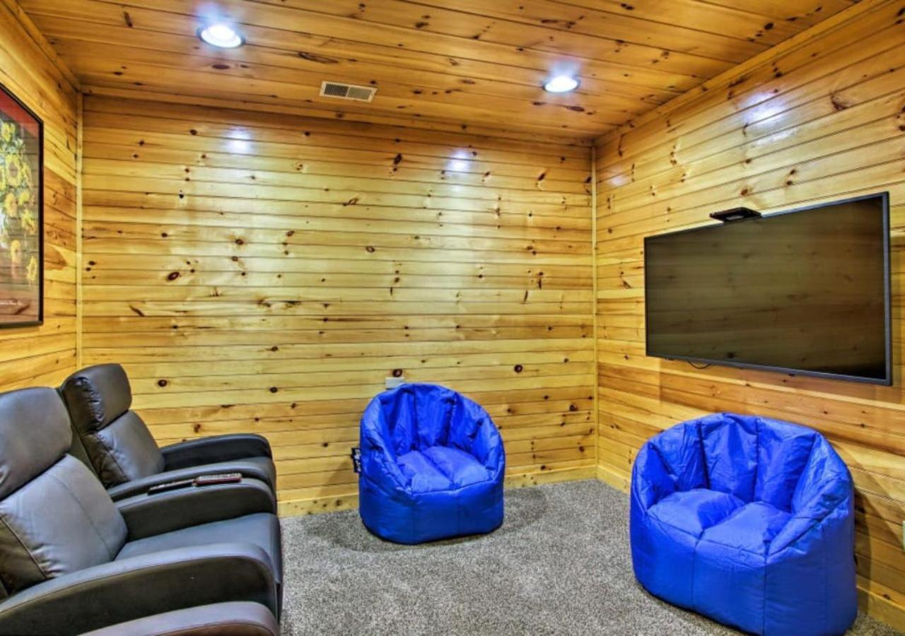 Fabulous Pet-Friendly, Family Cabin With Outdoor Kitchen, Hot Tub, Sauna, Fireplace, Theater Room, Arcade, Pool Table, And Fire Pit Within Minuties Of Dollywood เซอเวียร์วีล ภายนอก รูปภาพ