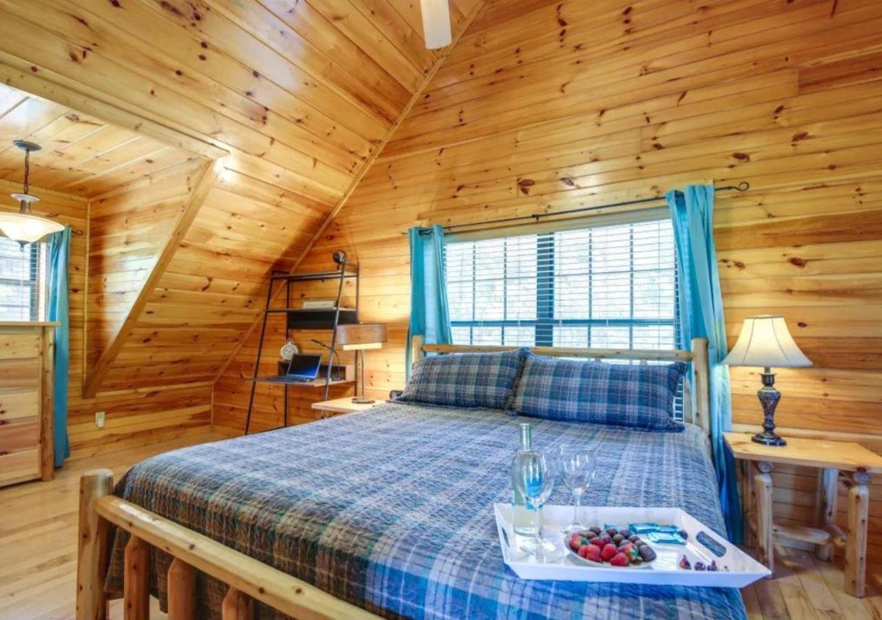 Fabulous Pet-Friendly, Family Cabin With Outdoor Kitchen, Hot Tub, Sauna, Fireplace, Theater Room, Arcade, Pool Table, And Fire Pit Within Minuties Of Dollywood เซอเวียร์วีล ภายนอก รูปภาพ
