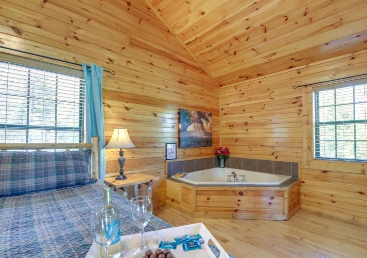 Fabulous Pet-Friendly, Family Cabin With Outdoor Kitchen, Hot Tub, Sauna, Fireplace, Theater Room, Arcade, Pool Table, And Fire Pit Within Minuties Of Dollywood เซอเวียร์วีล ภายนอก รูปภาพ