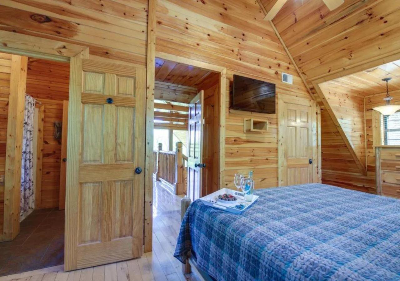 Fabulous Pet-Friendly, Family Cabin With Outdoor Kitchen, Hot Tub, Sauna, Fireplace, Theater Room, Arcade, Pool Table, And Fire Pit Within Minuties Of Dollywood เซอเวียร์วีล ภายนอก รูปภาพ