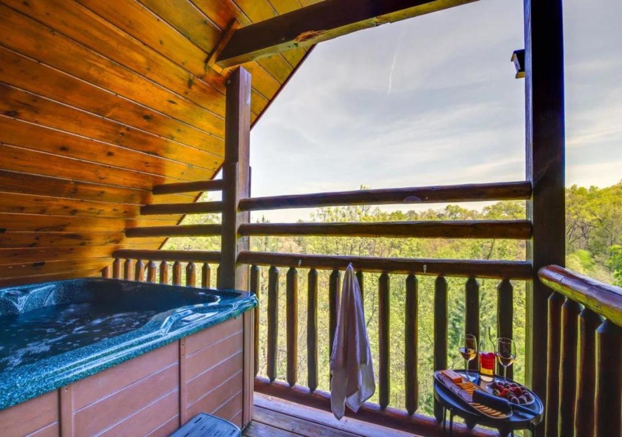 Fabulous Pet-Friendly, Family Cabin With Outdoor Kitchen, Hot Tub, Sauna, Fireplace, Theater Room, Arcade, Pool Table, And Fire Pit Within Minuties Of Dollywood เซอเวียร์วีล ภายนอก รูปภาพ