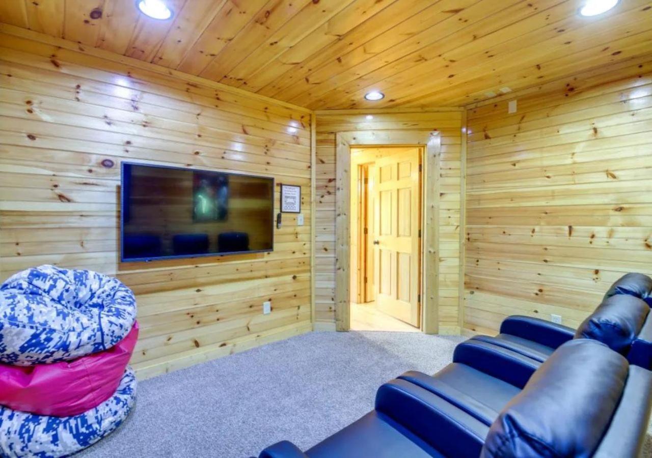 Fabulous Pet-Friendly, Family Cabin With Outdoor Kitchen, Hot Tub, Sauna, Fireplace, Theater Room, Arcade, Pool Table, And Fire Pit Within Minuties Of Dollywood เซอเวียร์วีล ภายนอก รูปภาพ
